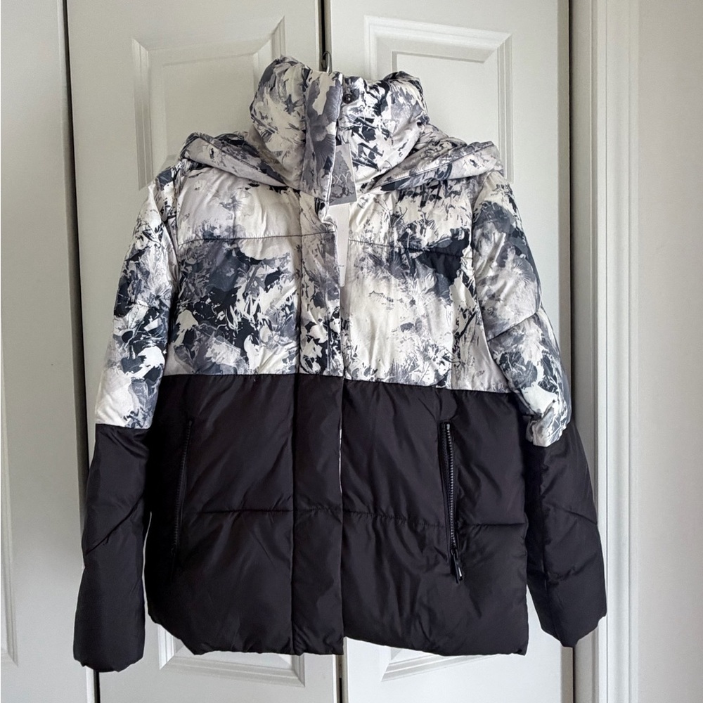 ROXY Women’s Black and White Puffer Jacket with Hood